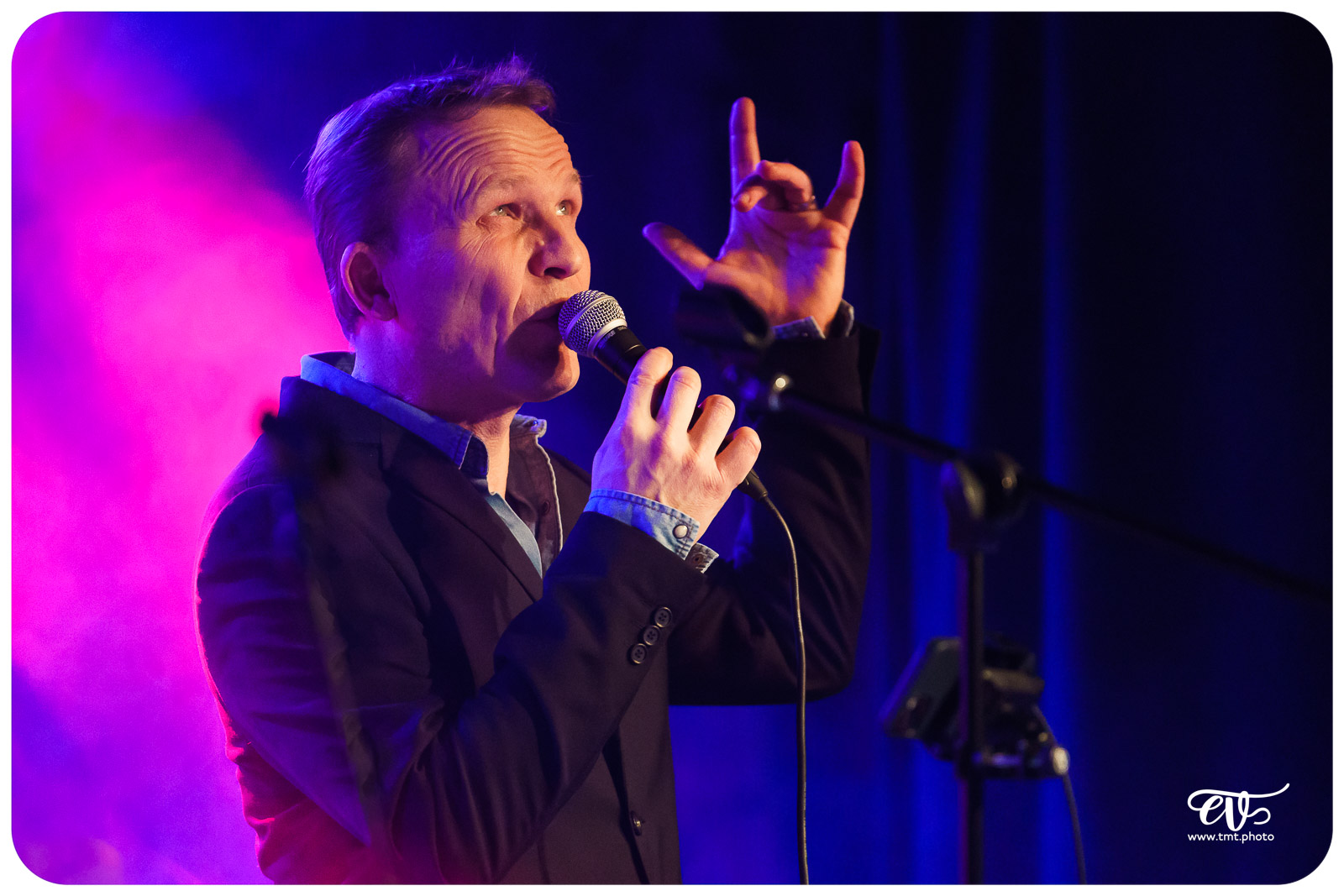 SERGE, ELEGANCE ACOUSTIQUE